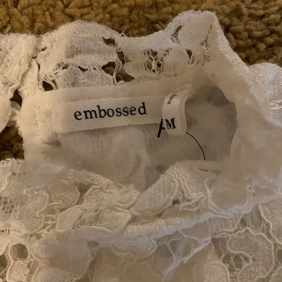 Embossed off-white/eggshell lace blouse size M - Picture 3 of 4
